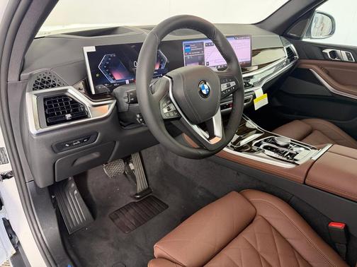 Mineral White Metallic 2026 BMW X5 xDrive40i
