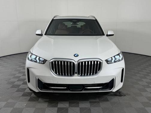 Mineral White Metallic 2026 BMW X5 xDrive40i