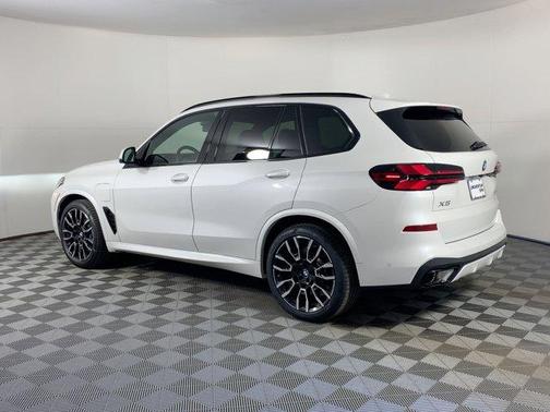 Mineral White Metallic 2026 BMW X5 PHEV xDrive50e