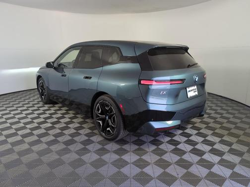 2025 BMW iX xDrive50