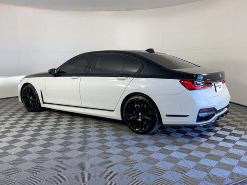 2022 BMW 750 i xDrive