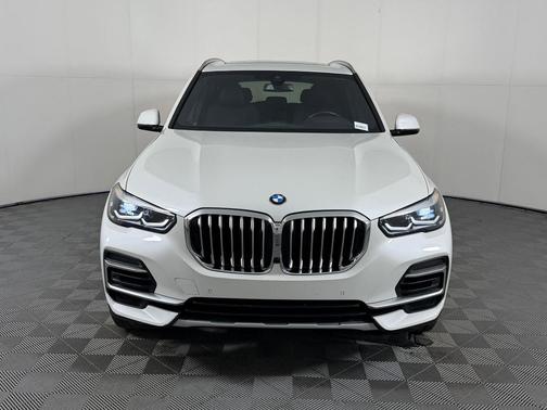 Mineral White Metallic 2023 BMW X5 sDrive40i