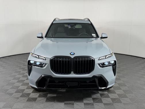 Gray Metallic 2026 BMW X7 xDrive40i
