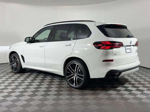 2026 BMW X5 M60i