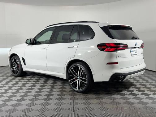 2026 BMW X5 M60i