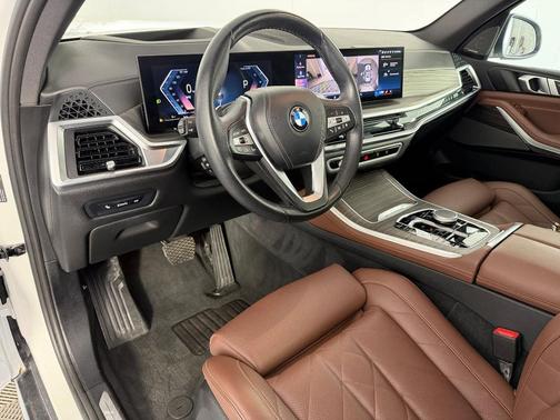 Alpine White 2024 BMW X5 xDrive40i