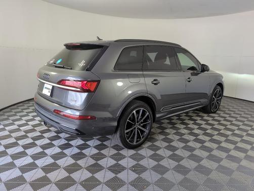2021 Audi Q7 55 Prestige