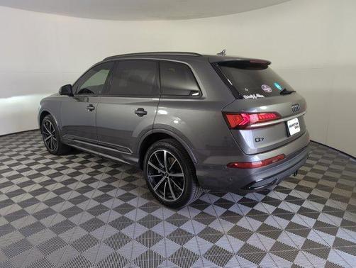 2021 Audi Q7 55 Prestige