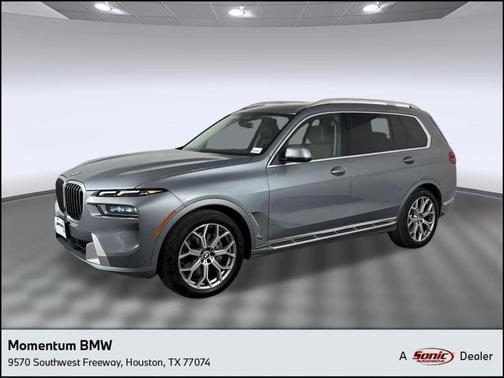 Gray 2025 BMW X7 xDrive40i