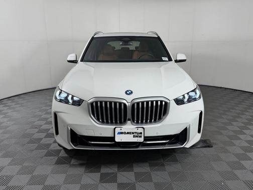 Alpine White 2024 BMW X5 PHEV xDrive50e