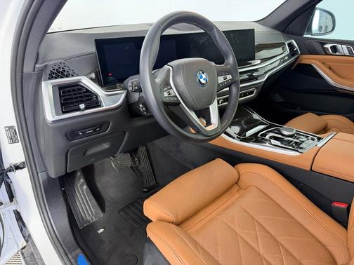 Alpine White 2024 BMW X5 PHEV xDrive50e