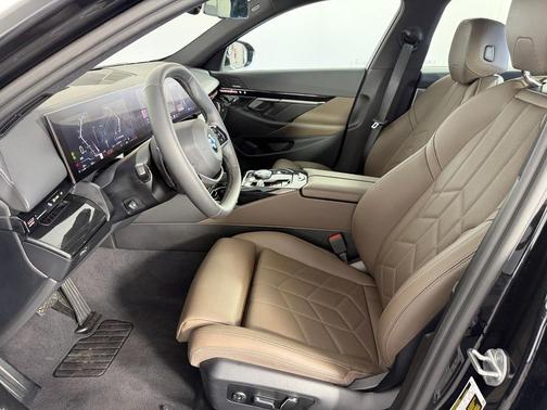 Black 2025 BMW 530 i