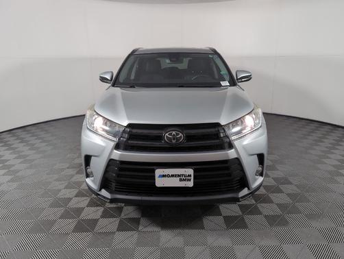 2017 Toyota Highlander SE