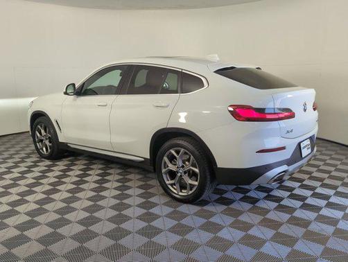 2023 BMW X4 xDrive30i