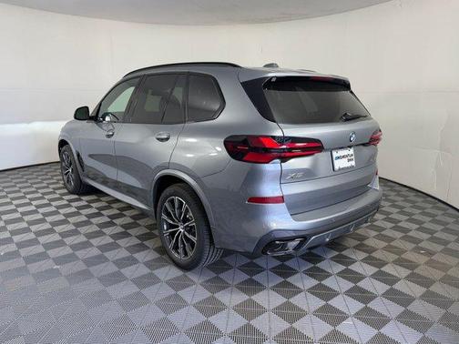 Skyscraper Gray Metallic 2026 BMW X5 sDrive40i