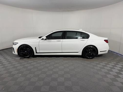 Alpine White 2020 BMW M760 i xDrive
