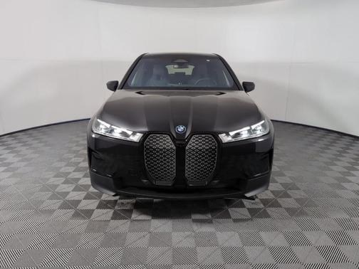 2025 BMW iX xDrive50