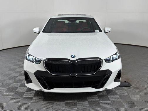 Alpine White 2026 BMW 530 i