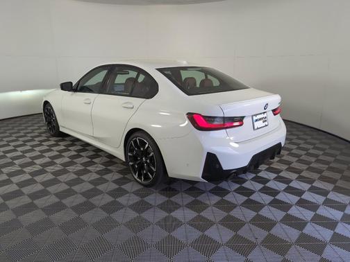 2025 BMW 330 i