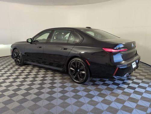 2025 BMW 740 i xDrive