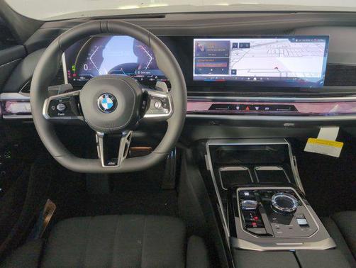 2025 BMW 740 i xDrive