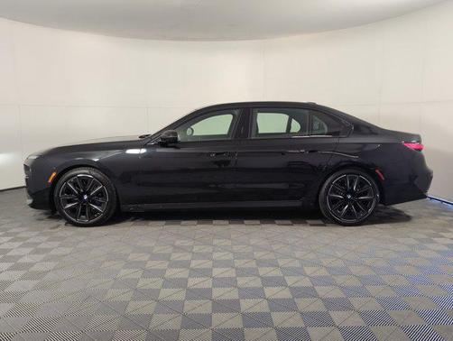 2025 BMW 740 i xDrive