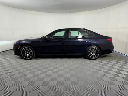 Black 2025 BMW 740 i xDrive