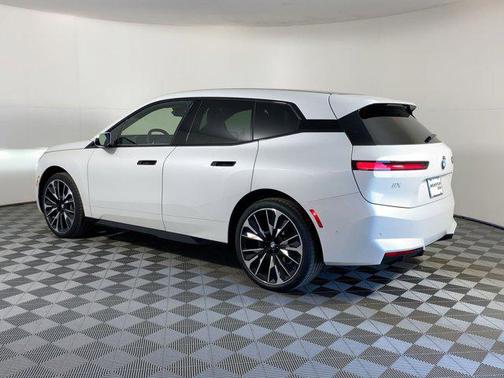 2026 BMW iX xDrive60