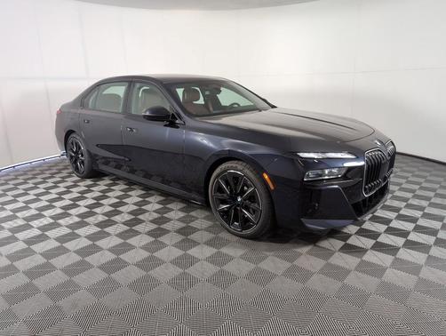 2025 BMW 740 i