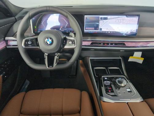 2025 BMW 740 i