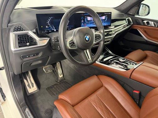 Alpine White 2024 BMW X7 M60i