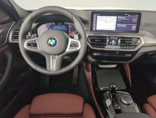2025 BMW X4 xDrive30i