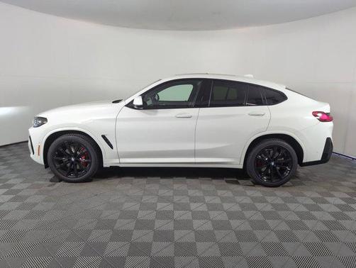 2025 BMW X4 xDrive30i