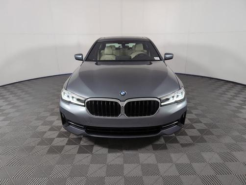 2022 BMW 530 i