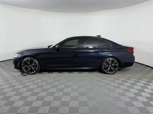 Carbon Black Metallic 2023 BMW 540 i