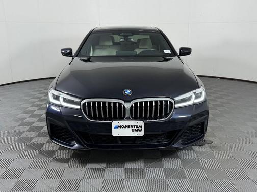 Carbon Black Metallic 2023 BMW 540 i