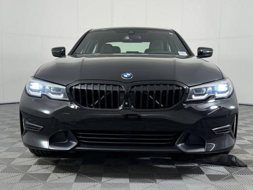 2021 BMW 330 i