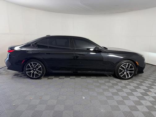 Black Sapphire Metallic 2023 BMW 740 i