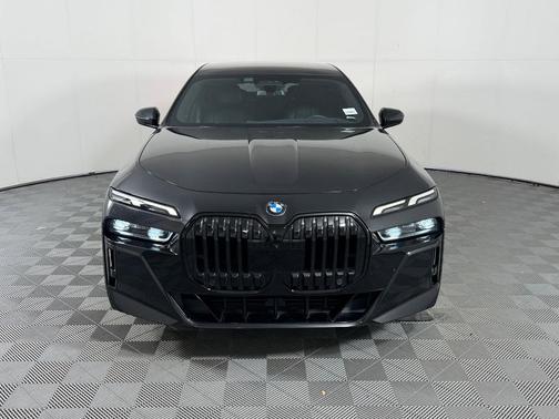 Black Sapphire Metallic 2023 BMW 740 i