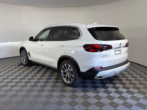 Alpine White 2026 BMW X5 sDrive40i