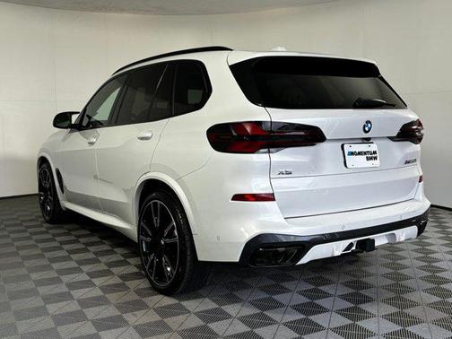 2025 BMW X5 M60i