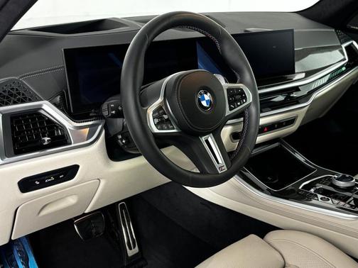 2025 BMW X5 M60i