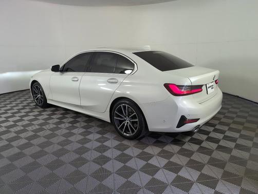 2021 BMW 330 i