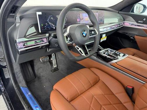 Black Sapphire Metallic 2026 BMW 740 i