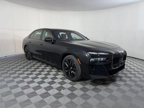 Black Sapphire Metallic 2026 BMW 740 i