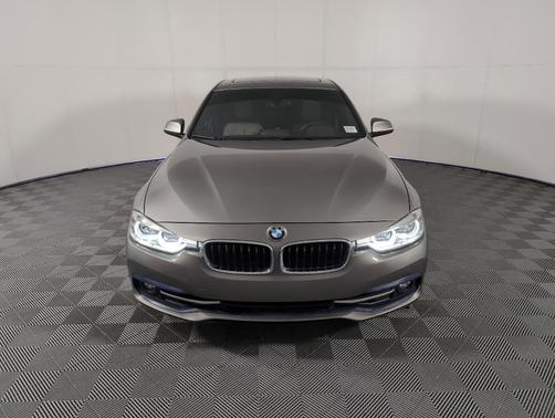2018 BMW 330 i xDrive