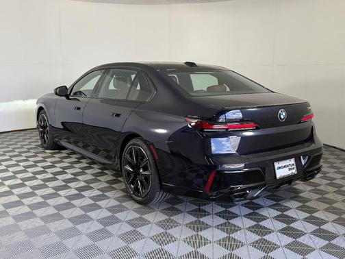 2025 BMW 760 760i xDrive