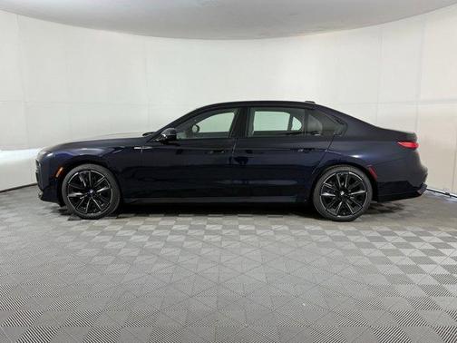 2025 BMW 760 760i xDrive