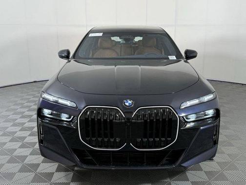 2025 BMW 760 760i xDrive