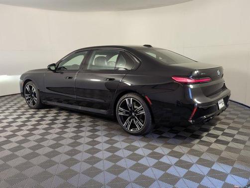2025 BMW 760 760i xDrive
